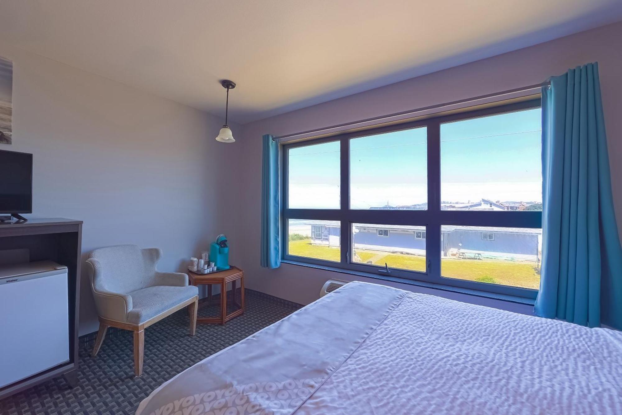 Oyo Waves Hotel Newport Or - Nye Beach Bagian luar foto