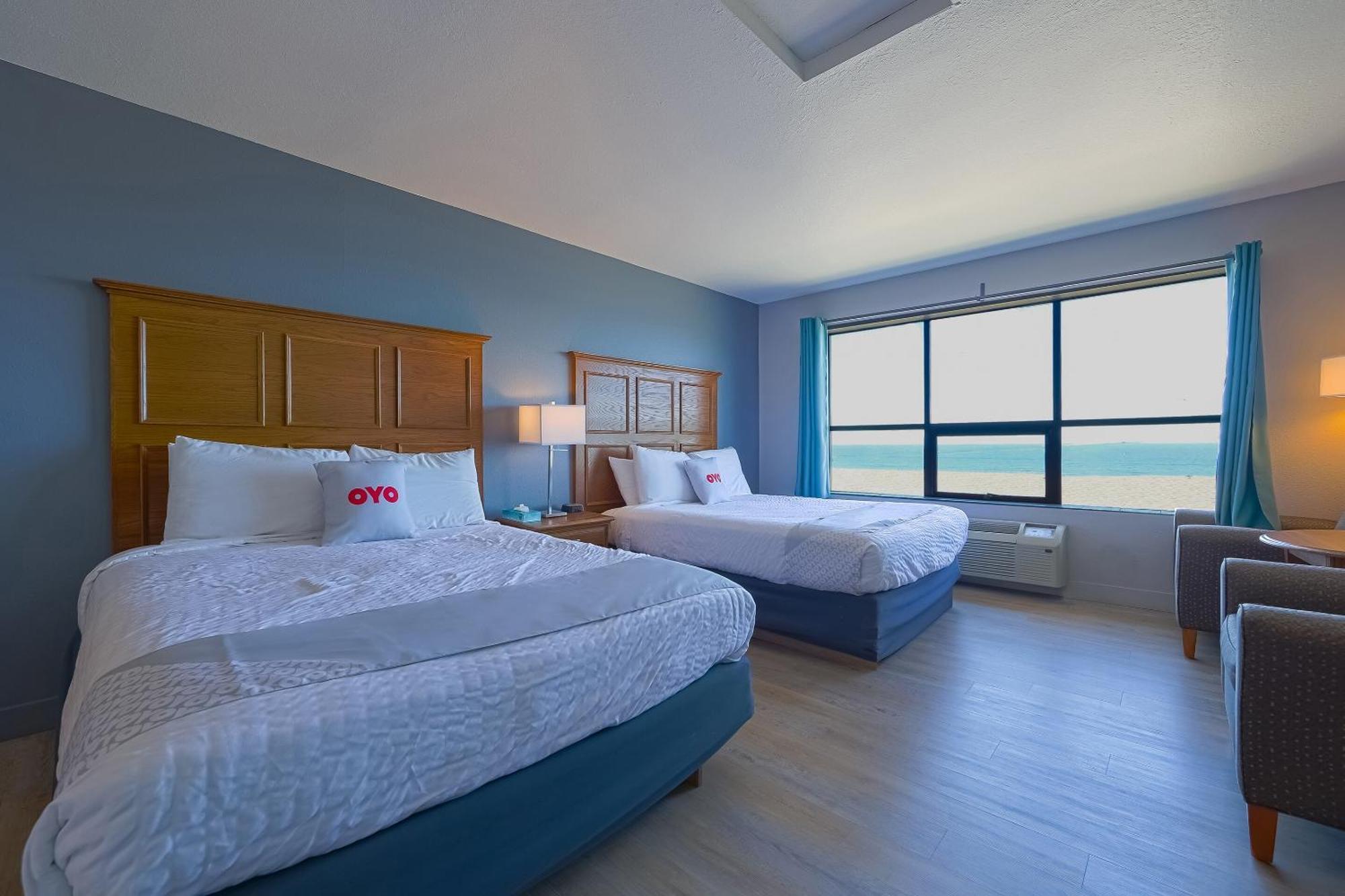Oyo Waves Hotel Newport Or - Nye Beach Bagian luar foto