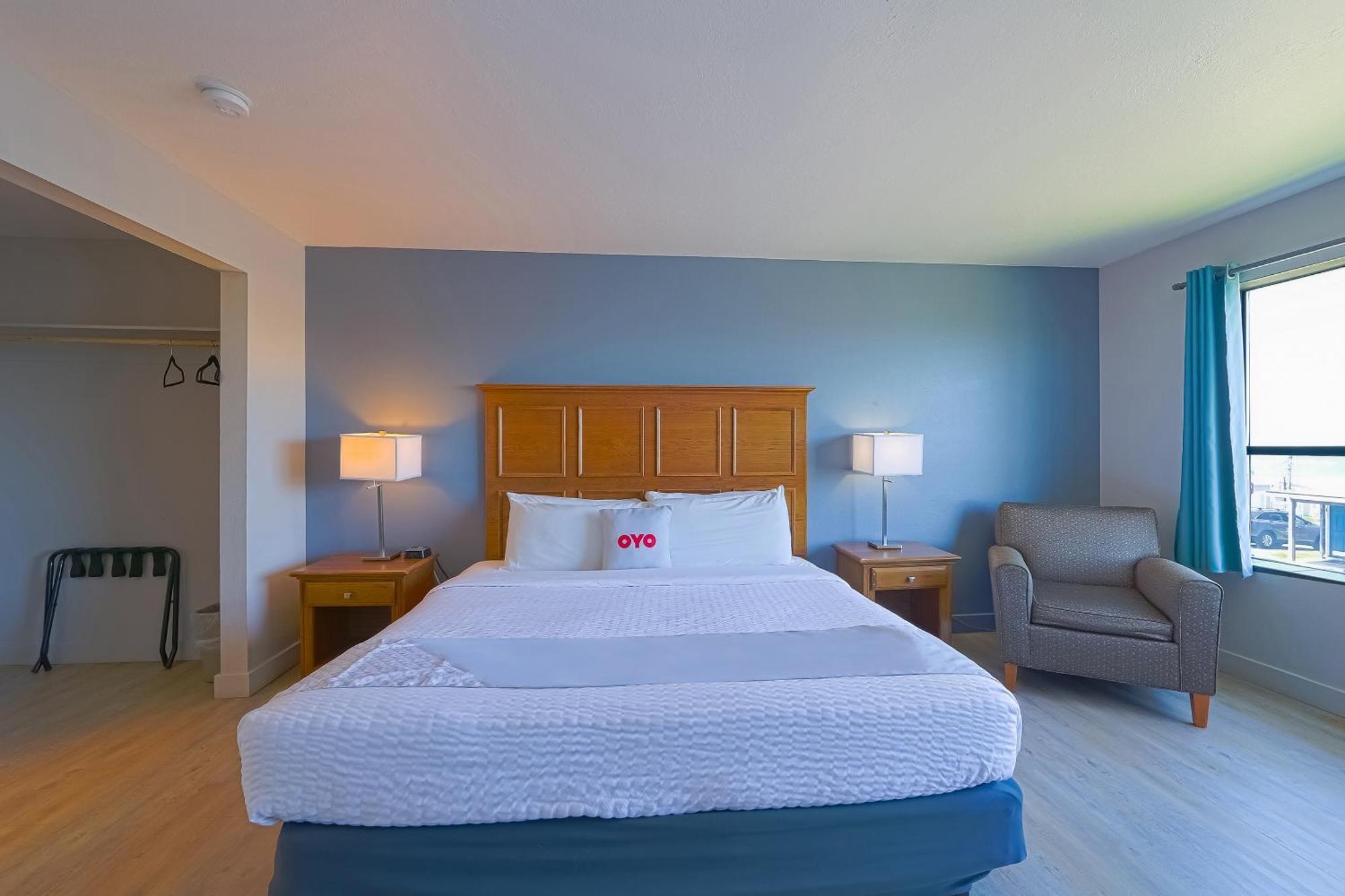 Oyo Waves Hotel Newport Or - Nye Beach Bagian luar foto