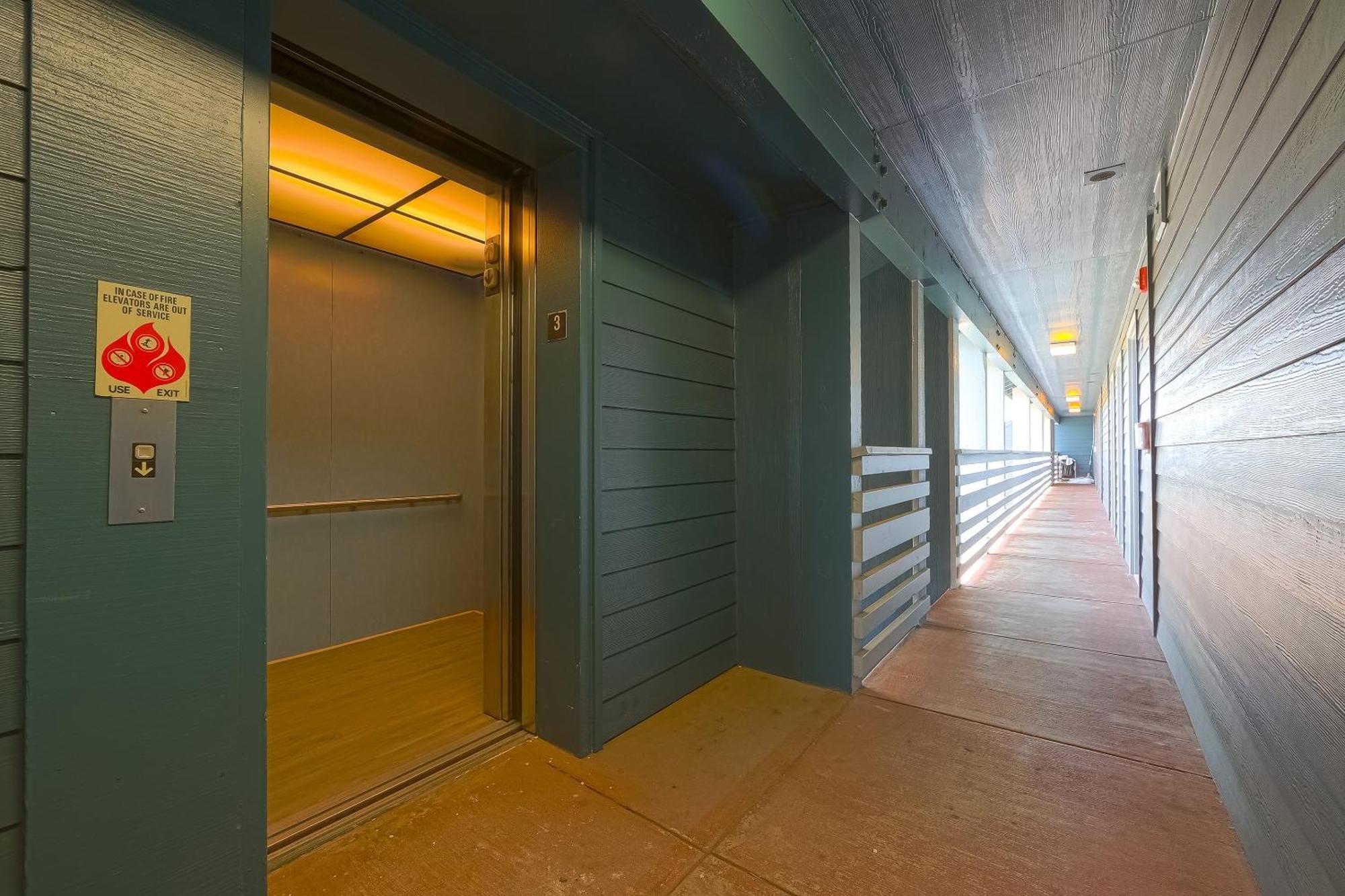 Oyo Waves Hotel Newport Or - Nye Beach Bagian luar foto