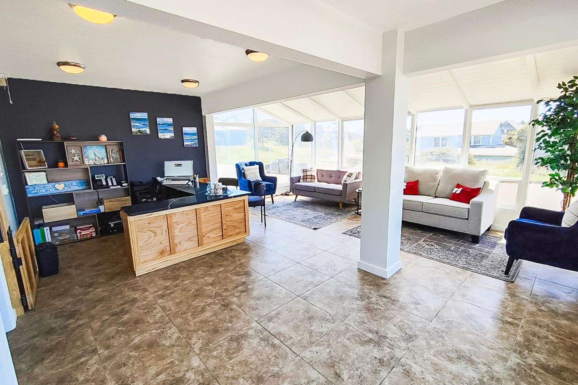 Oyo Waves Hotel Newport Or - Nye Beach Bagian luar foto