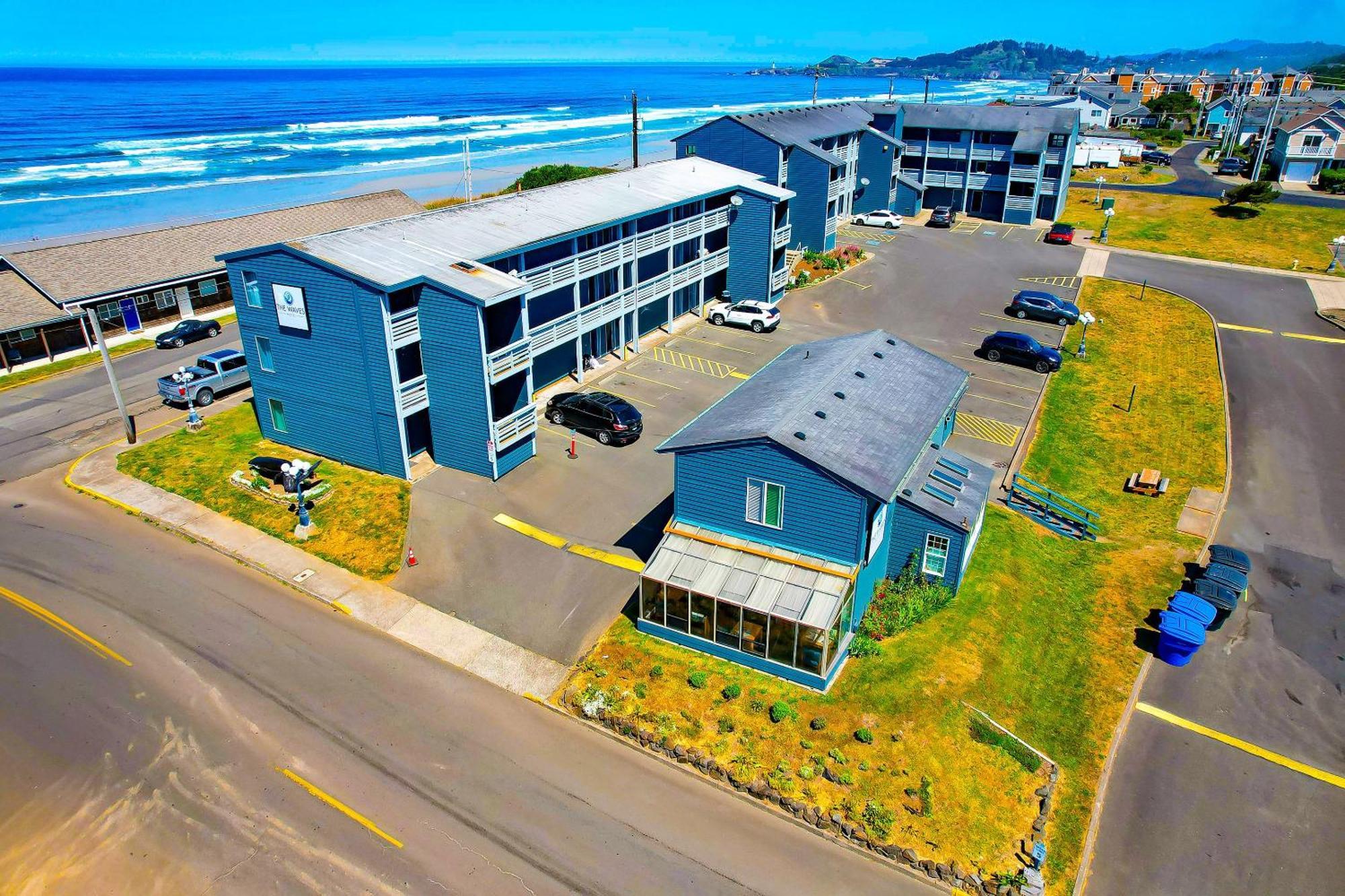 Oyo Waves Hotel Newport Or - Nye Beach Bagian luar foto